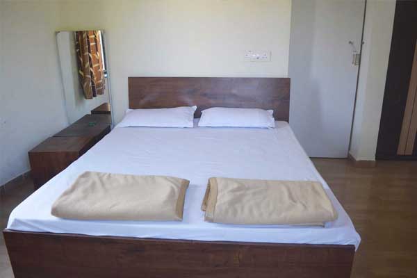 04-couple-room
